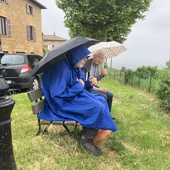 Jour 2 - Casse-croûte des randonneurs, sous la pluie